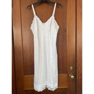 Dixie Belle Full-Slip Style # 4514 Size 40 White USA Vintage